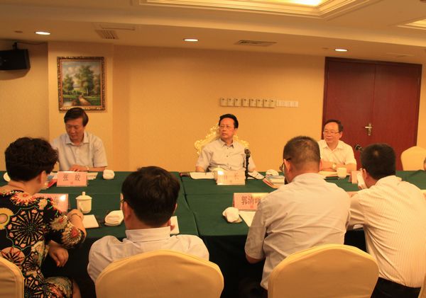 民建中央陈昌智主席与民建杭州市委会部分会员座谈