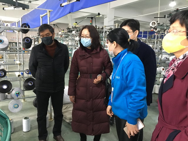 郑亚莉副主委走访慰问绍兴民建会员企业和一线医务人员