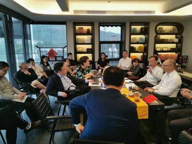 省委会举办疫情背景下“打赢两战”法律问题研讨会